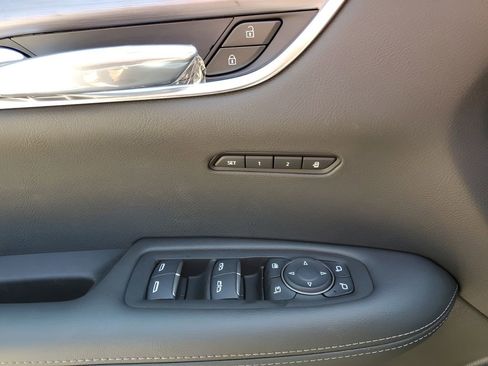 New 2025 Cadillac XT6 Luxury image 30