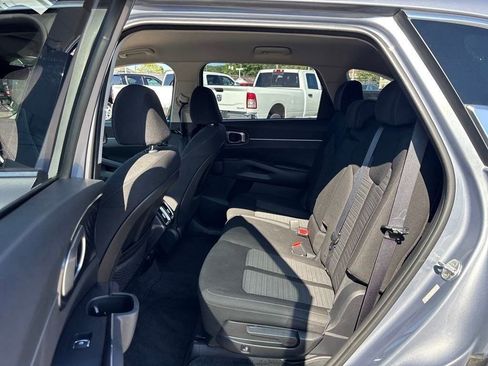 Used 2022 Kia Sorento LX image 27