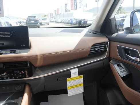 New 2026 Nissan Rogue Platinum AWD/4WD image 22