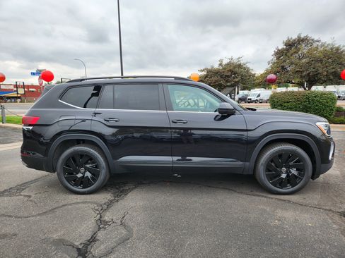 New 2026 Volkswagen Atlas SE image 8