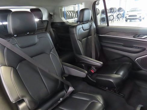 Used 2021 Jeep Grand Cherokee L Limited image 32