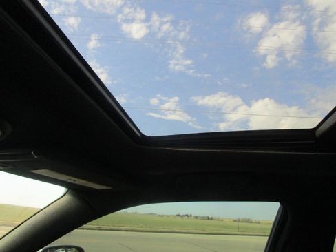 Used 2018 Chrysler 300 S w/ 300S Premium Group image 19