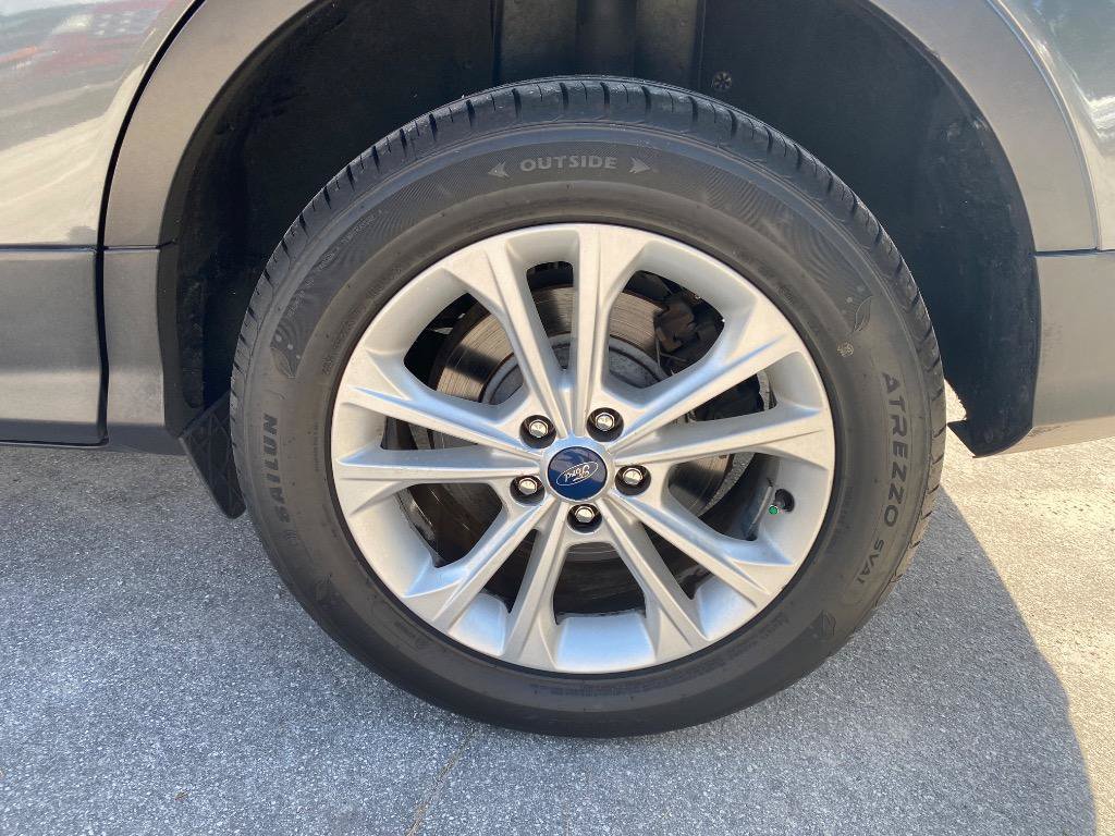 Used 2019 Ford Escape SE FWD image 11