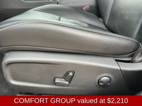 Used 2023 Chrysler 300 S w/ Comfort Group image 14