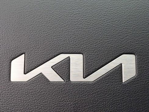 New 2025 Kia Niro EX image 18