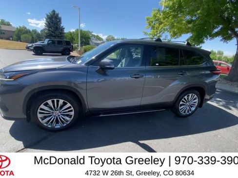 Used 2022 Toyota Highlander Platinum AWD/4WD image 3
