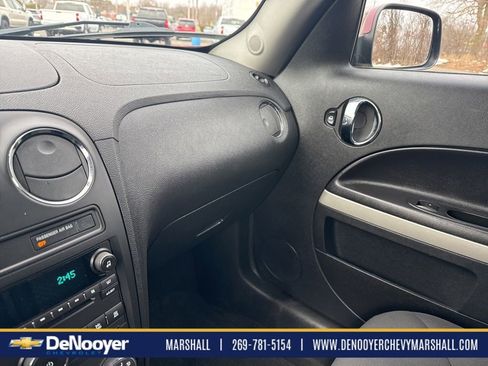 Used 2009 Chevrolet HHR LT image 19