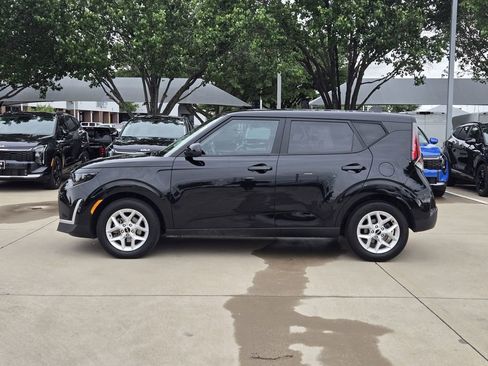 Certified 2023 Kia Soul LX w/ LX Technology Package FWD image 12