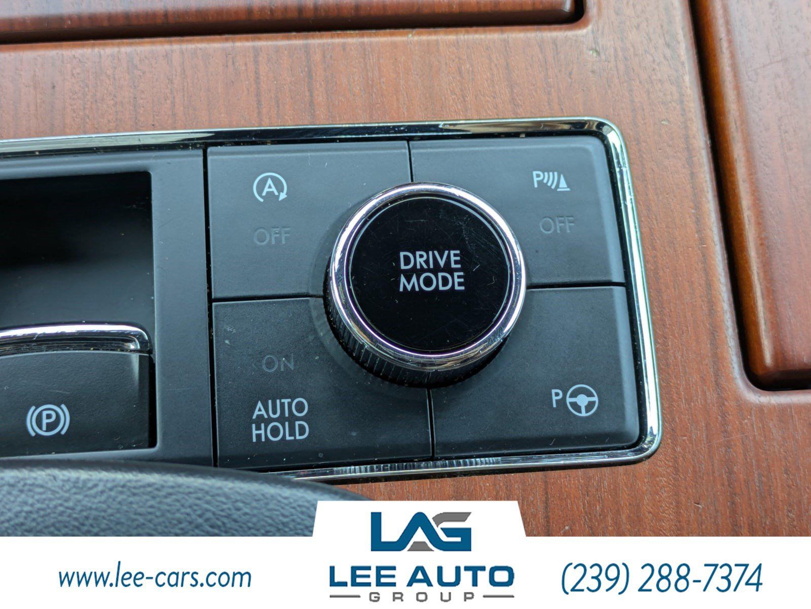 Used 2021 Lincoln Navigator Reserve w/ Luxury Package AWD/4WD image 29