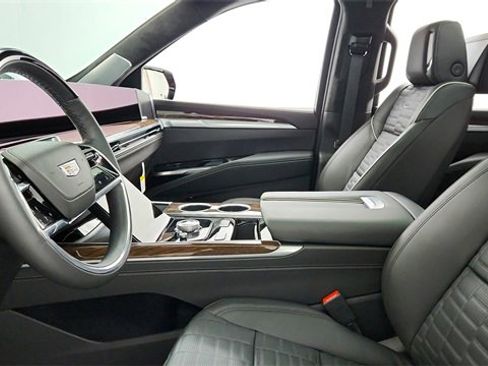 Certified 2025 Cadillac Escalade ESV Sport Platinum w/ LPO, ONYX Package image 12