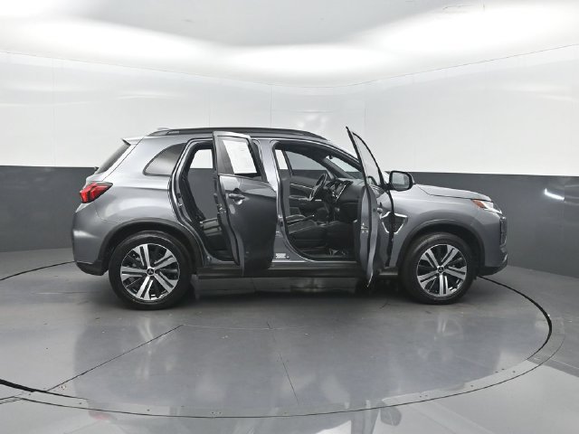 Used 2025 Mitsubishi Outlander Sport SEL AWD/4WD image 36