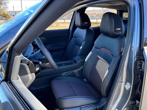 New 2026 Nissan Kicks SR image 9