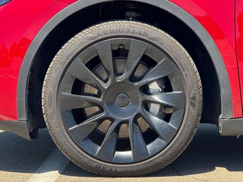 Used 2023 Tesla Model Y Long Range AWD/4WD image 42