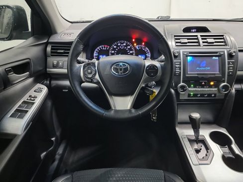 Used 2014 Toyota Camry SE image 16