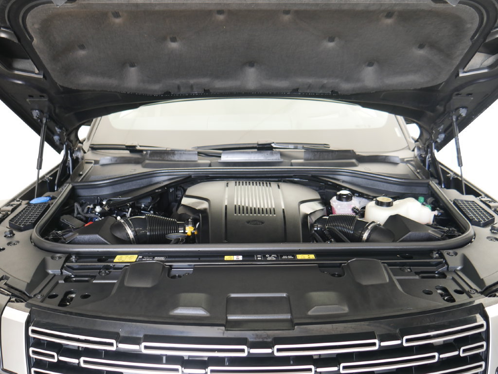 Certified 2025 Land Rover Range Rover Autobiography AWD/4WD image 8