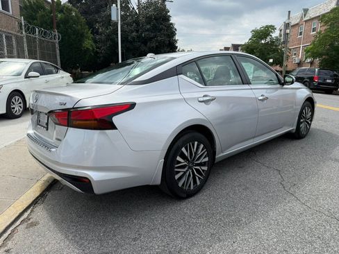 Used 2023 Nissan Altima 2.5 SV AWD/4WD image 4