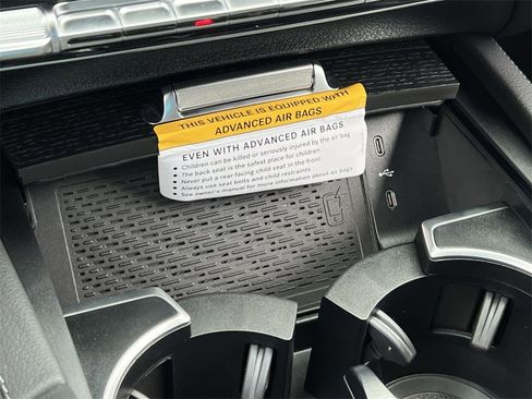 Used 2025 Mercedes-Benz GLE 350 4MATIC image 33