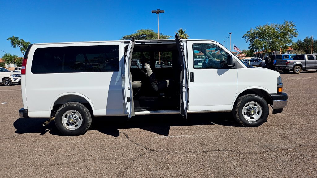 Used 2025 Chevrolet Express 3500 LT w/ LT Preferred Equipment Group RWD image 20