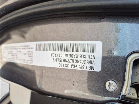 Used 2022 Chrysler Pacifica Touring-L w/ Uconnect Theater Family Group FWD image 15