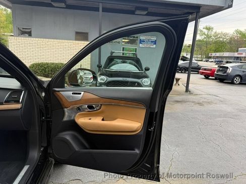 Used 2017 Volvo XC90 T8 Inscription w/ Luxury Package AWD/4WD image 24