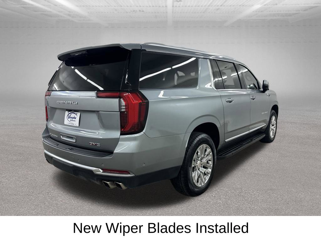 Used 2025 GMC Yukon XL Denali AWD/4WD image 14