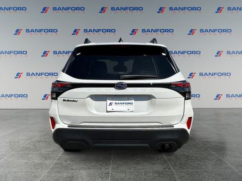 Used 2025 Subaru Forester Premium AWD/4WD image 4