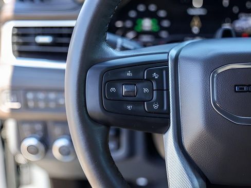 Used 2023 GMC Yukon Denali w/ Advanced Technology Package image 14