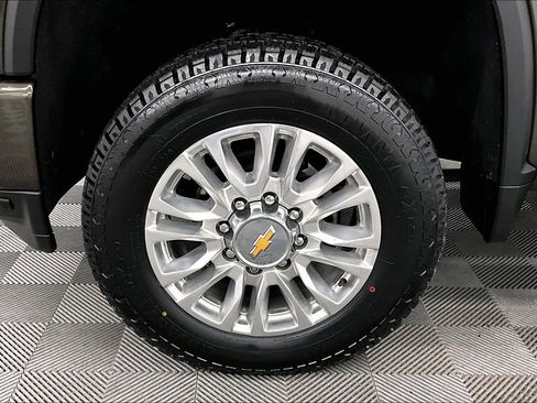 Used 2022 Chevrolet Silverado 3500 High Country w/ Safety Package II AWD/4WD image 10