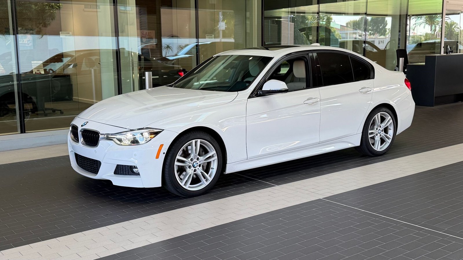 Used 2018 BMW 340i Sedan w/ Executive Package RWD image 1