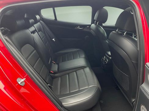 Used 2018 Kia Stinger GT2 image 18