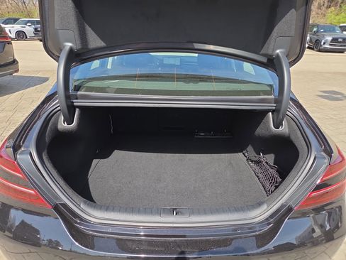 Used 2025 Genesis G70 2.5T image 9