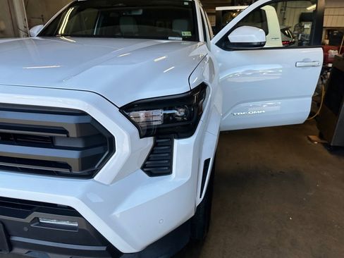 Certified 2024 Toyota Tacoma SR5 image 30