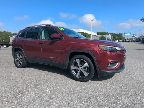Used 2020 Jeep Cherokee Limited w/ Technology Group FWD image 2