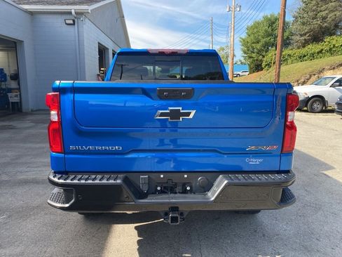 Used 2023 Chevrolet Silverado 1500 ZR2 w/ Technology Package image 4