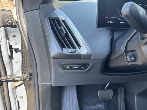 Certified 2025 BMW iX M60 image 32