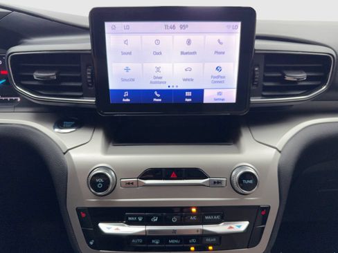 Used 2022 Ford Explorer XLT w/ Equipment Group 202A RWD image 25