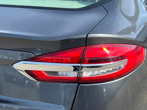 Used 2019 Ford Fusion SE image 17