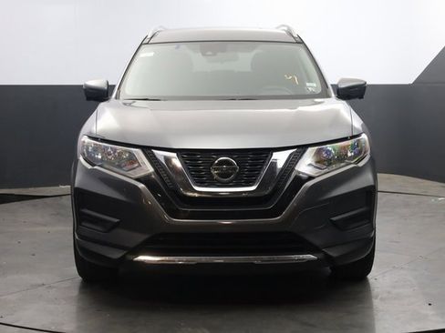 Used 2020 Nissan Rogue SV w/ Premium Package image 3