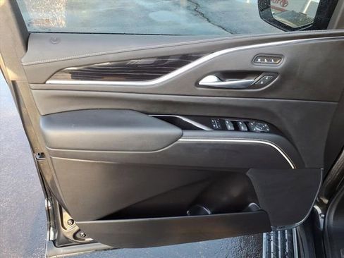 Used 2023 Cadillac Escalade ESV Sport w/ LPO, ONYX Package image 28