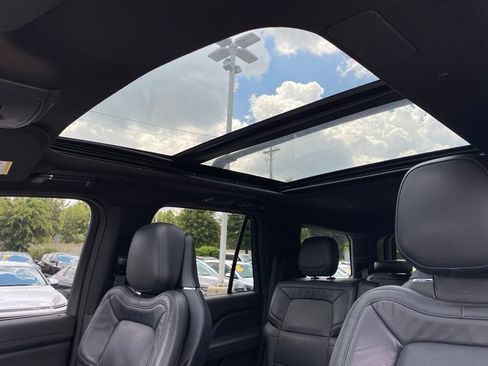 Used 2024 Lincoln Navigator Reserve AWD/4WD image 23