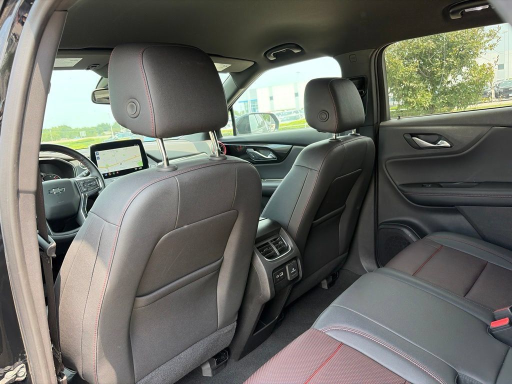 Used 2025 Chevrolet Blazer RS FWD image 44