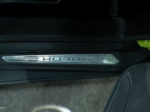 Used 2024 Lamborghini Huracan Sterrato image 42