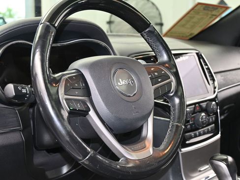 Used 2020 Jeep Grand Cherokee Overland image 14