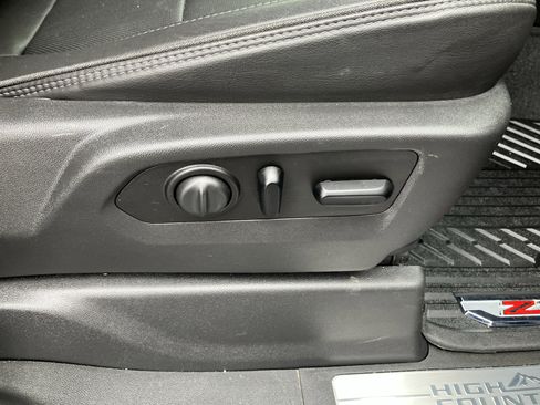 Used 2020 Chevrolet Silverado 3500 High Country w/ Gooseneck/5TH Wheel Package image 42