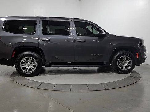 Used 2023 Jeep Wagoneer 4WD image 7