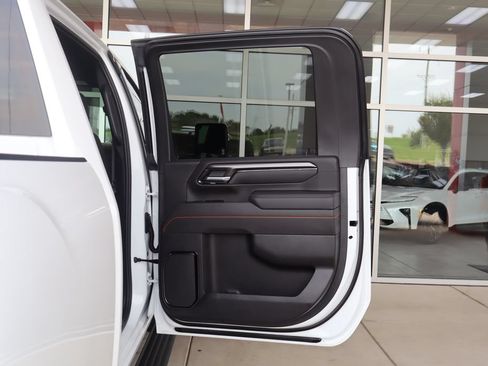 Used 2025 GMC Sierra 2500 AT4 AWD/4WD image 41