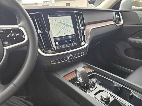 Certified 2025 Volvo V60 B5 Cross Country Plus AWD/4WD image 31