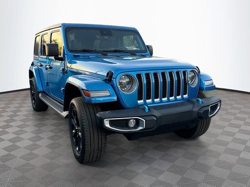 Used 2022 Jeep Wrangler Unlimited Sahara w/ Cold Weather Group image 4