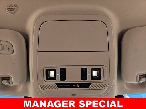 Used 2023 Ford Explorer Limited AWD/4WD image 32