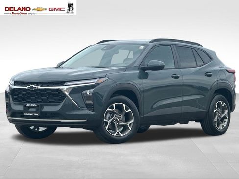 New 2026 Chevrolet Trax LT w/ LT Convenience Package FWD image 1